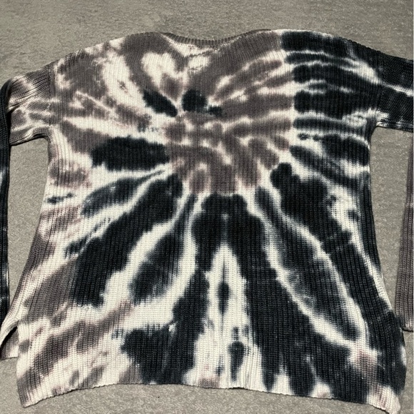 Belle by Belldini knit oversized tie dye pocket sweater size small oversized - Picture 8 of 9